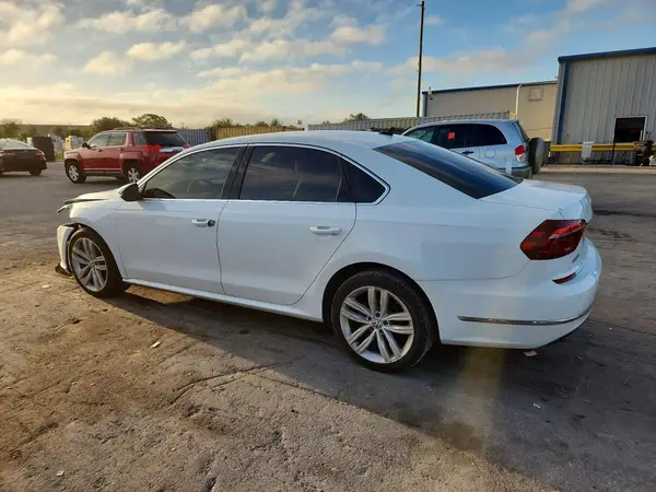 1VWBA7A34JC043082 — 2018 Volkswagen Passat, фото 2 с аукциона Copart, Передняя часть