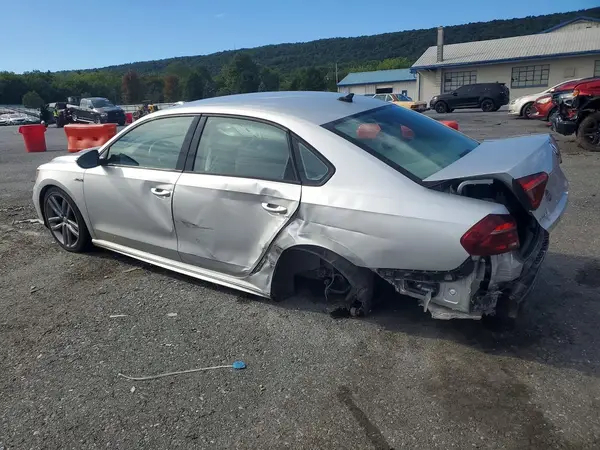 1VWAA7A34JC000776 — 2018 Volkswagen Passat, фото 2 с аукциона Copart, Боковая часть