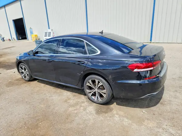 1VWSA7A31NC000504 — 2022 Volkswagen Passat, фото 2 с аукциона Copart 05.10.2026, Боковая часть