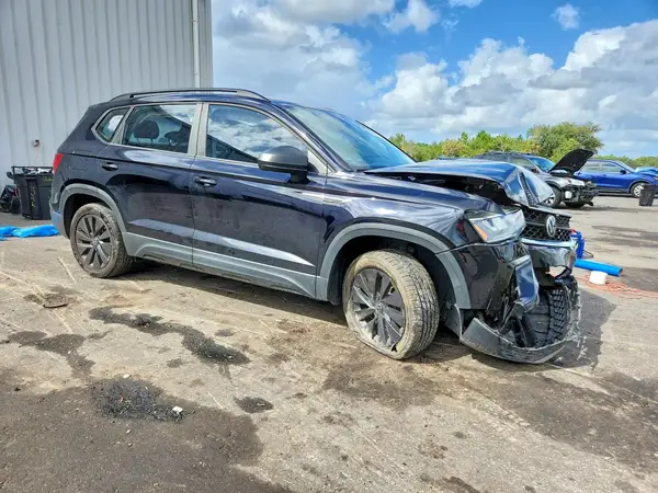 3VVDX7B29NM011895 — 2022 Volkswagen TAOS, фото 4 с аукциона Copart, Передняя часть
