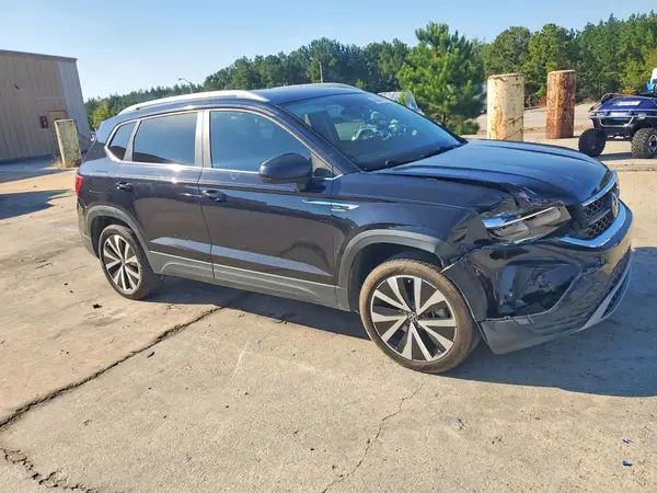 3VVTX7B20NM079756 — 2022 Volkswagen TAOS, фото 4 с аукциона Copart, Передняя часть