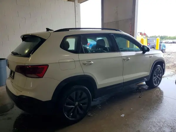 3VV5X7B24RM132182 — 2024 Volkswagen TAOS, фото 3 с аукциона Copart 28.09.2026, Задняя часть