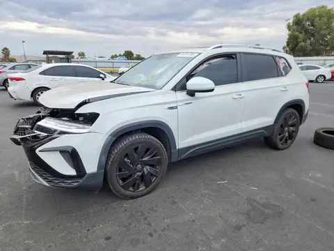 3VV4X7B2XRM052896 — 2024 Volkswagen TAOS, Передняя часть (Front End), фото до ремонта