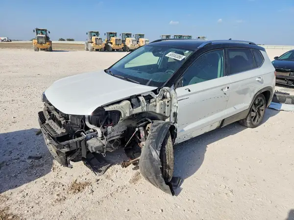 3VVVX7B25RM018787 — 2024 Volkswagen TAOS, Передняя часть (Front End), фото до ремонта