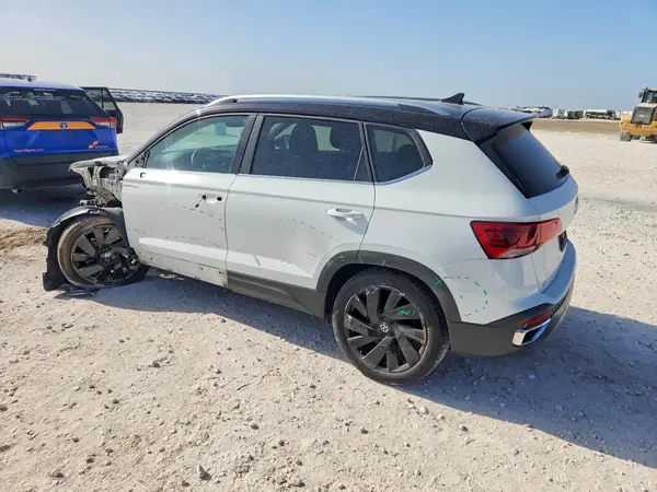 3VVVX7B25RM018787 — 2024 Volkswagen TAOS, фото 2 с аукциона Copart, Передняя часть