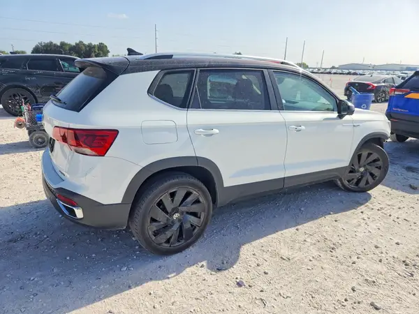 3VVVX7B25RM018787 — 2024 Volkswagen TAOS, фото 3 с аукциона Copart, Передняя часть