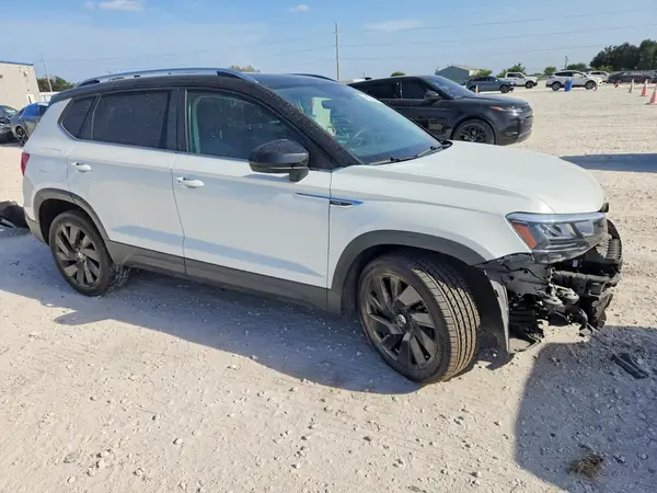 3VVVX7B25RM018787 — 2024 Volkswagen TAOS, фото 4 с аукциона Copart, Передняя часть