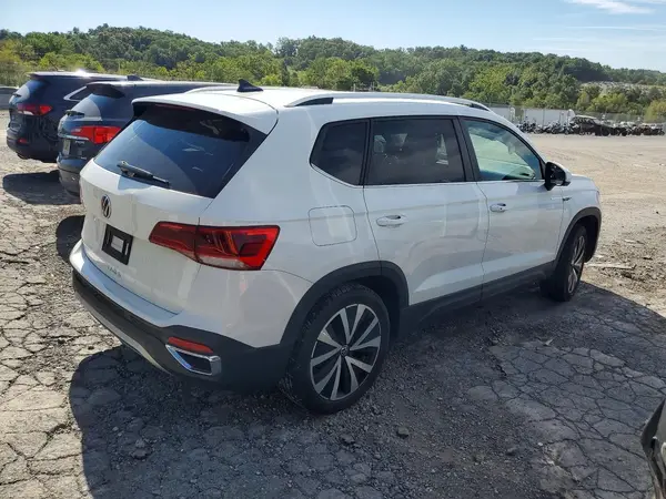 3VVSX7B27RM045945 — 2024 Volkswagen TAOS, фото 3 с аукциона Copart, Боковая часть