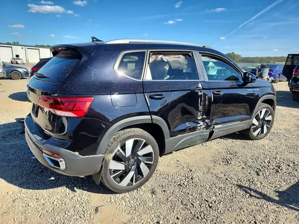 3VV4X7B20RM084269 — 2024 Volkswagen TAOS, фото 3 с аукциона Copart, Боковая часть