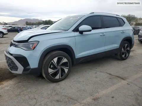 3VVVC7B25SM075685 — 2025 Volkswagen TAOS, Передняя часть, фото до ремонта