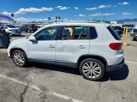 2015 Volkswagen Tiguan VIN WVGAV7AX9FW523349 фото 2