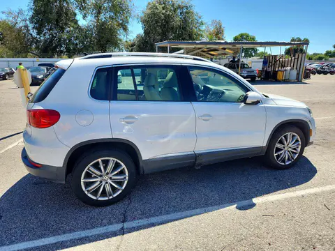 2015 Volkswagen Tiguan VIN WVGAV7AX9FW523349 фото 3
