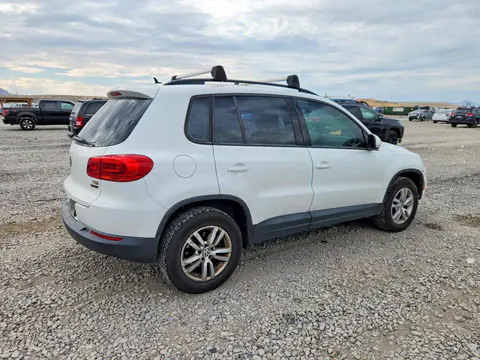 2016 Volkswagen Tiguan VIN WVGBV7AX7GW559501 фото 3