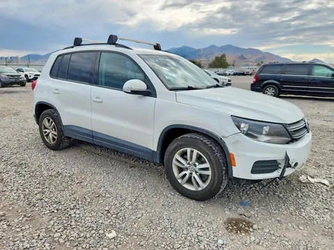 2016 Volkswagen Tiguan VIN WVGBV7AX7GW559501 фото 4