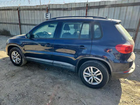 2016 Volkswagen Tiguan VIN WVGAV7AX1GW547498 фото 2