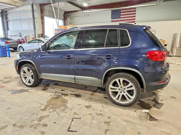 WVGAV7AX9GW581009 — 2016 Volkswagen Tiguan, фото 2 с аукциона Copart, Передняя часть