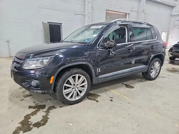 WVGAV7AX9GW528309 — 2016 Volkswagen Tiguan, Боковая часть (Side), фото до ремонта