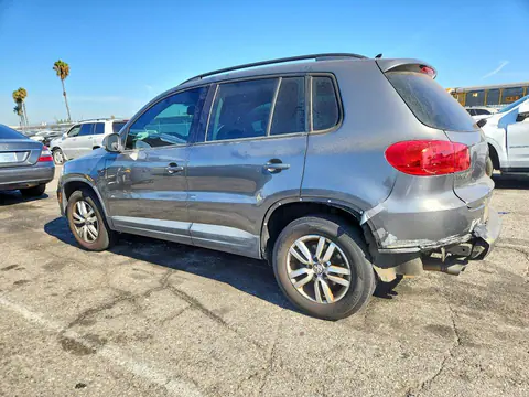 2017 Volkswagen Tiguan VIN WVGAV7AX1HK039220 фото 2