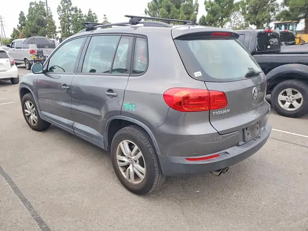 WVGAV7AX9HK027431 — 2017 Volkswagen Tiguan, фото 2 с аукциона Copart 13.10.2026, Задняя часть