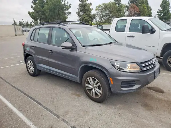 WVGAV7AX9HK027431 — 2017 Volkswagen Tiguan, фото 4 с аукциона Copart 13.10.2026, Задняя часть