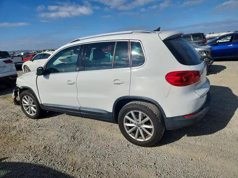 2017 Volkswagen Tiguan VIN WVGRV7AXXHK010415 фото 2