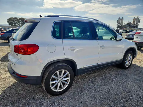 2017 Volkswagen Tiguan VIN WVGRV7AXXHK010415 фото 3