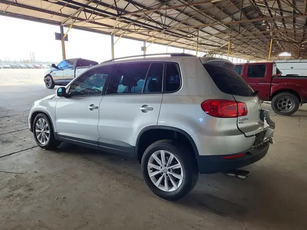 2017 VOLKSWAGEN TIGUAN VIN WVGAV7AX5HK044839 фото 2
