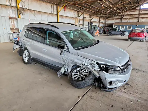 2017 VOLKSWAGEN TIGUAN VIN WVGAV7AX5HK044839 фото 4