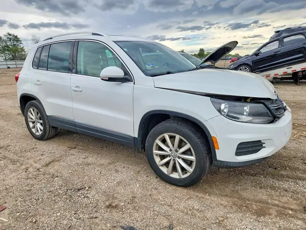 WVGSV7AX7HW503317 — 2017 Volkswagen Tiguan, фото 4 с аукциона Copart, Передняя часть