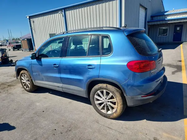 WVGBV7AX6HK051576 — 2017 Volkswagen Tiguan, фото 2 с аукциона Copart, Передняя часть