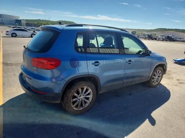 WVGBV7AX6HK051576 — 2017 Volkswagen Tiguan, фото 3 с аукциона Copart, Передняя часть