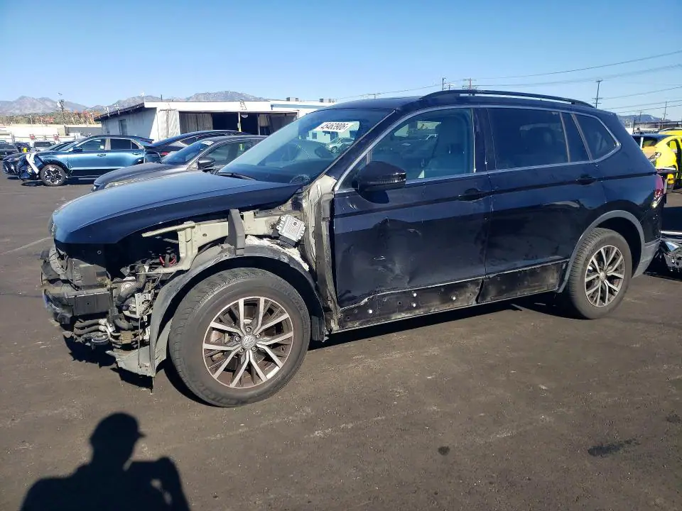 3VV3B7AX8JM220045 Volkswagen Tiguan 2018 — повреждение Передняя часть, фото до ремонта