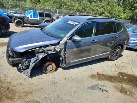 3VV2B7AX6JM185176 — 2018 Volkswagen Tiguan, Передняя часть (Front End), фото до ремонта