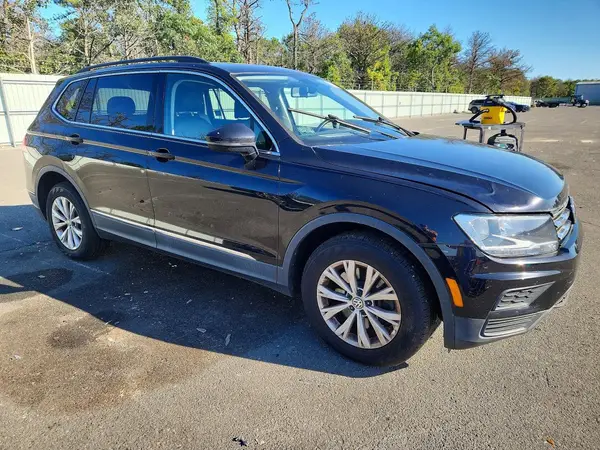 3VV2B7AX5JM112204 — 2018 Volkswagen Tiguan, фото 4 с аукциона Copart, Подтопление