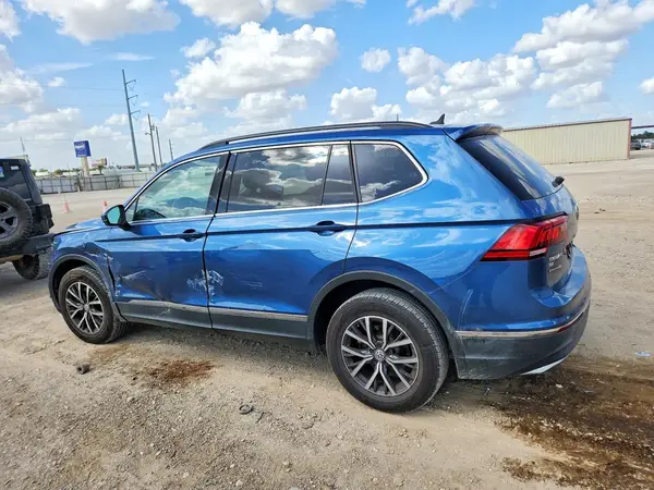 3VV2B7AX7JM221019 — 2018 Volkswagen Tiguan, фото 2 с аукциона Copart, Передняя часть