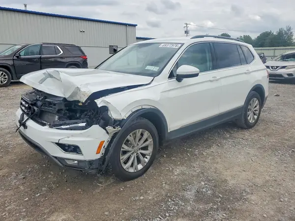 3VV3B7AXXJM000695 — 2018 Volkswagen Tiguan, Передняя часть (Front End), фото до ремонта