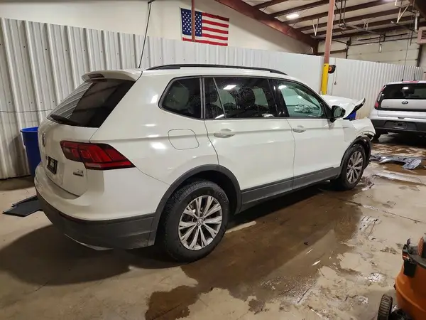 3VV0B7AX0JM028251 — 2018 Volkswagen Tiguan, фото 3 с аукциона Copart 29.09.2026, Передняя часть