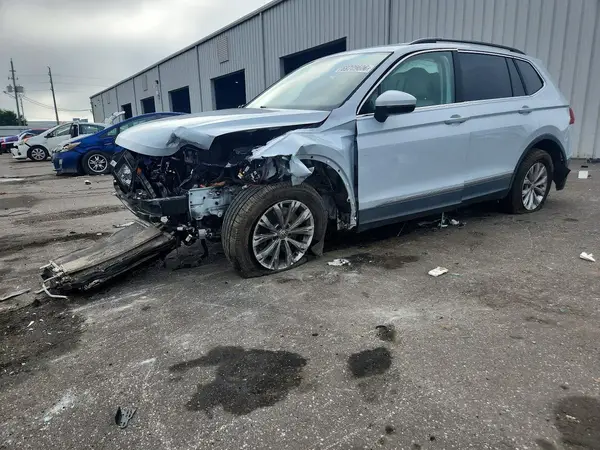 3VV3B7AX7JM104111 — 2018 Volkswagen Tiguan, Передняя часть (Front End), фото до ремонта