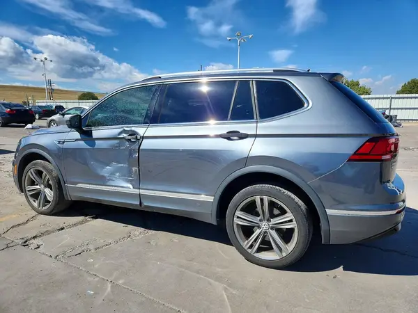 3VV2B7AX3JM197687 — 2018 Volkswagen Tiguan, фото 2 с аукциона Copart 30.09.2026, Боковая часть