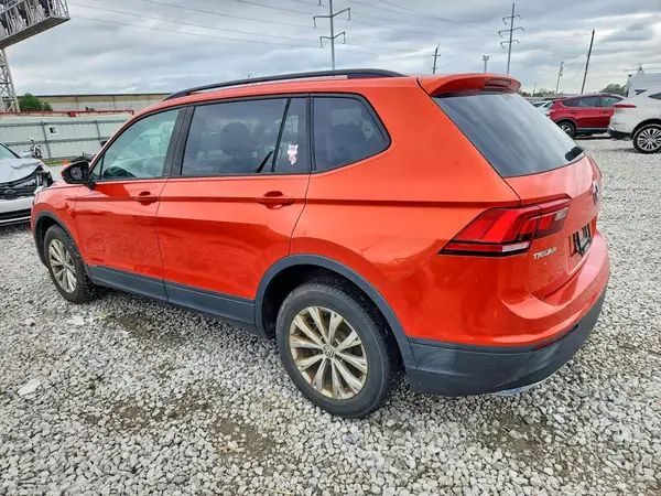 3VV0B7AX5JM132122 — 2018 Volkswagen Tiguan, фото 2 с аукциона Copart, Боковая часть