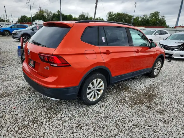 3VV0B7AX5JM132122 — 2018 Volkswagen Tiguan, фото 3 с аукциона Copart, Боковая часть
