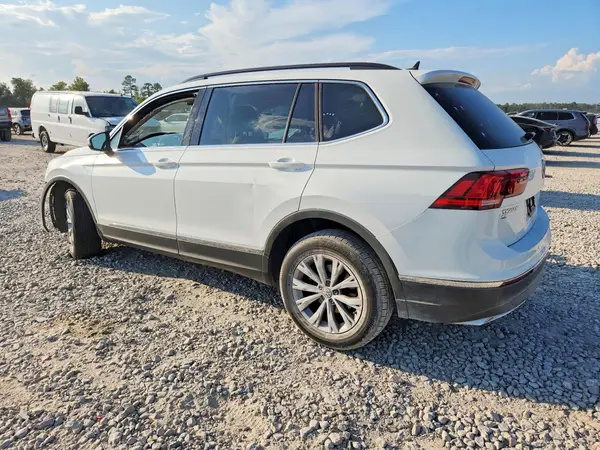 3VV3B7AX3JM163091 — 2018 Volkswagen Tiguan, фото 2 с аукциона Copart, Передняя часть