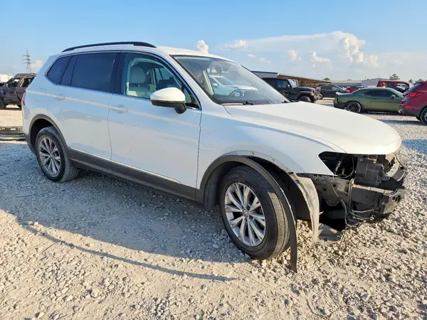3VV3B7AX3JM163091 — 2018 Volkswagen Tiguan, фото 4 с аукциона Copart, Передняя часть