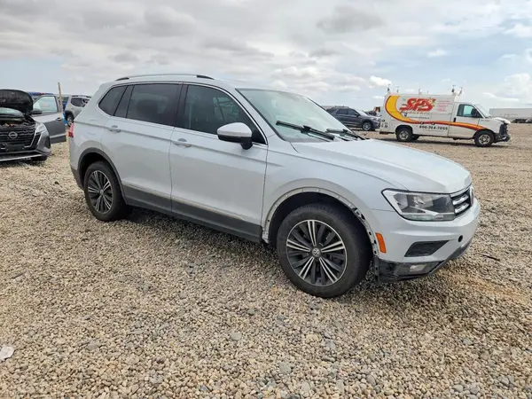 3VV2B7AX1JM018014 — 2018 Volkswagen Tiguan, фото 4 с аукциона Copart, Боковая часть