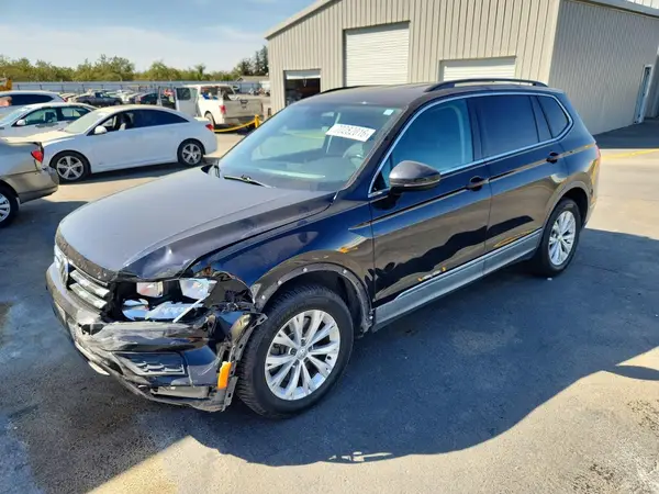 3VV3B7AX0JM013648 — 2018 Volkswagen Tiguan, Передняя часть (Front End), фото до ремонта