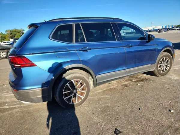 3VV3B7AX0JM003878 — 2018 Volkswagen Tiguan, фото 3 с аукциона Copart, Механические повреждения