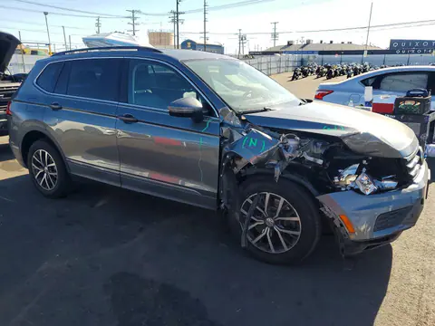 2018 Volkswagen Tiguan VIN 3VV3B7AX6JM192472 фото 4