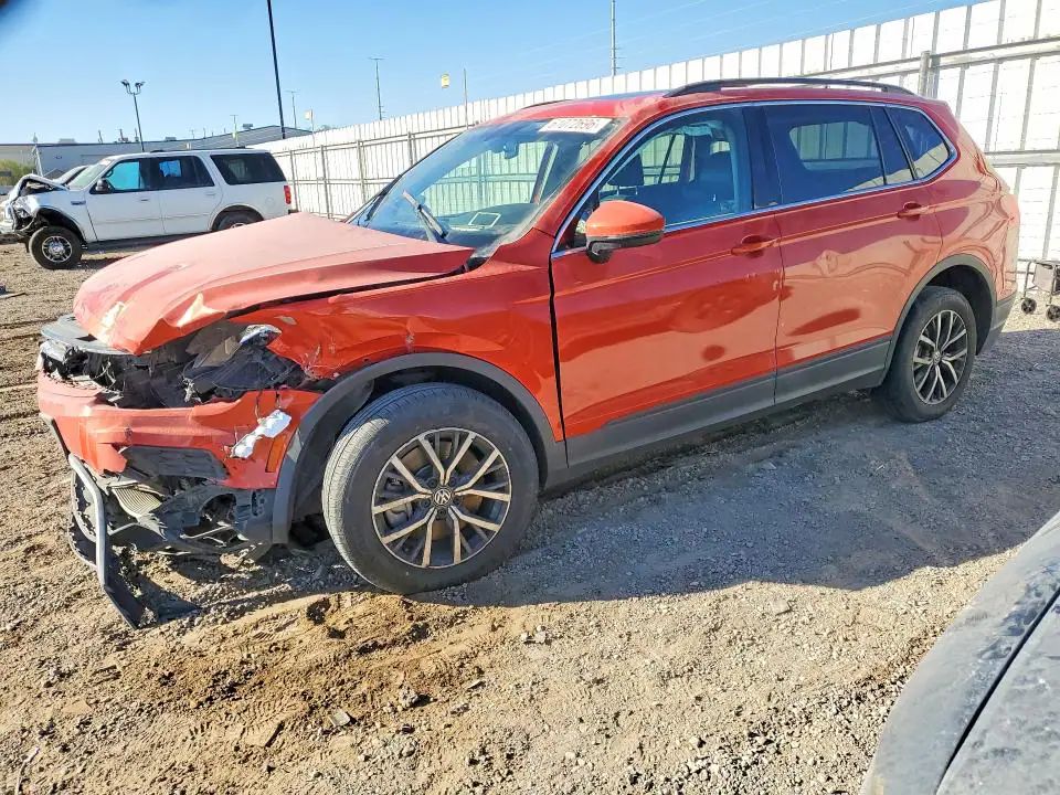 2019 Volkswagen Tiguan VIN 3VV2B7AX0KM126805 фото 1