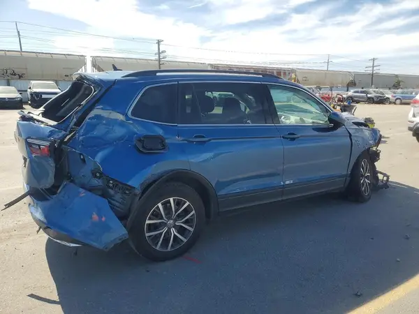3VV3B7AX0KM014056 — 2019 Volkswagen Tiguan, фото 3 с аукциона Copart, Передняя часть