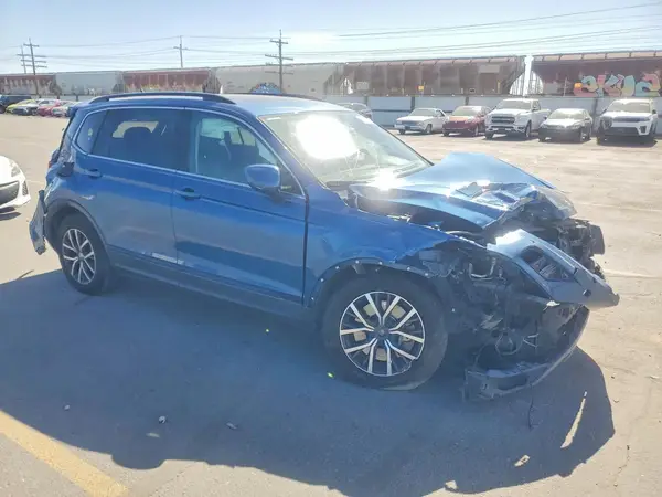 3VV3B7AX0KM014056 — 2019 Volkswagen Tiguan, фото 4 с аукциона Copart, Передняя часть